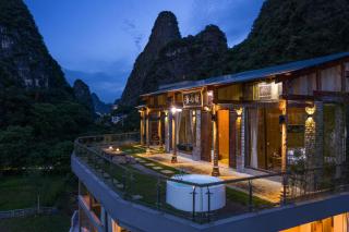 THE COLLECTOR Yangshuo - A Living Museum of Chinese Antiques, Art, Tea & Riverside Retreat - Swimming Pool & Dining - E-Bike Tours - 6