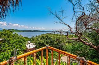 Experience Coastal Bliss in Isla Navidad - Stunning Waterviews - 8