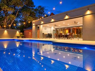 Blumberg Mews - Stunning Adelaide Hills Retreat Near Barossa - sleeps 12 - 0