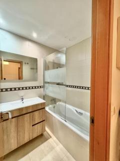 Apartamento céntrico con dos dormitorios y 2 baños - 2