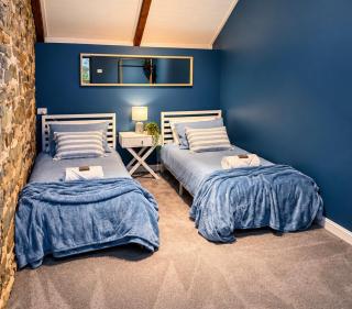 Blumberg Mews - Stunning Adelaide Hills Retreat Near Barossa - sleeps 12 - 4