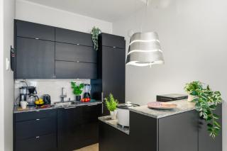 Bright and Renovated in Kamppi with a Walk-In Closet - Helsinki - 4