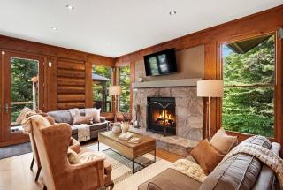 Rustic Retreat-3BR Chalet-Fireplace-8 guest - 0