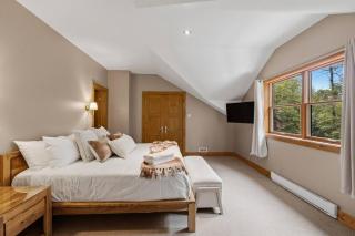 Rustic Retreat-3BR Chalet-Fireplace-8 guest - 7