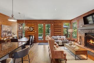 Rustic Retreat-3BR Chalet-Fireplace-8 guest - 3