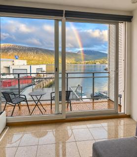 Sea View & Northern Lights - Central Apartment - 2