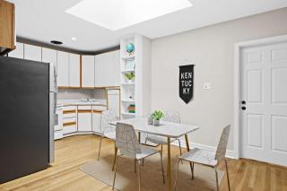 Cozy 1BR Near Downtown King Bed Full Kitchen - 7