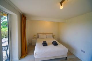 Pant Golau House - a contemporary spacious retreat - 1