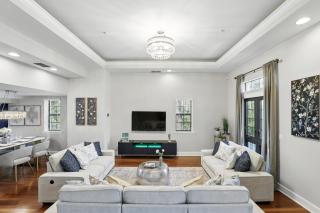 Florida Getaway - Renovated TownHome by Disney! - 3
