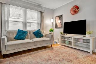 Spacious 4BR Home with Cozy Vibes in Louisville - 4