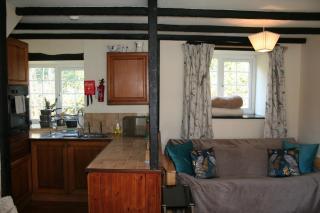 Two Bedroom Lodge & Hotel Rooms In The Country - Restaurant Bar Onsite - 9