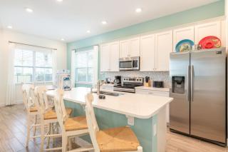 A Wave From It All Cottage With Private Pool Near Disney And Margaritaville Resort & Island H2O Access - 8039Su - 2