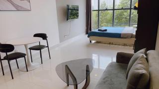 PeaceStay - Boho Studio Retreat - Pool & City View - 6