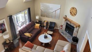 Le YOLO Spa & Ski Estrie - vue sur le mont Owl's Head - 5