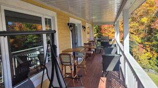 Le YOLO Spa & Ski Estrie - vue sur le mont Owl's Head - 7