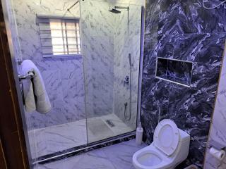 R & A City Hotel - 9