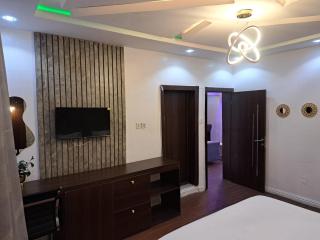 R & A City Hotel - 1
