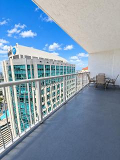 1BR Brickell included Pool, Gym and Free Parking - 4
