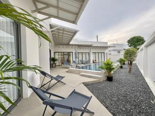 Modern 3 Bedrooms Pool Villa in Layan l Seastone Pool Villa -  - 7