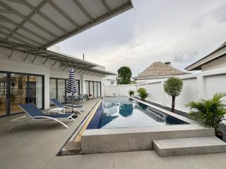 Modern 3 Bedrooms Pool Villa in Layan l Seastone Pool Villa -  - 8