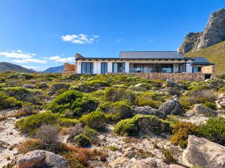 Turtle Creek Cove House Luxury Oceanfront Villa, Pringle Bay - 6