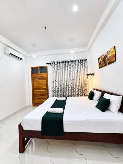 Tusker's Retreat - 7