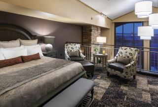 ClubHouse Hotel & Suites Fargo - 7