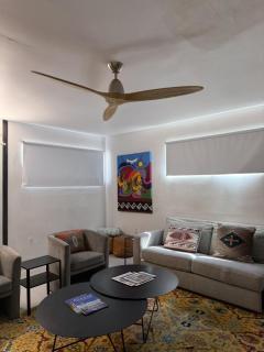 Fun, Fabulous Stay at a Container Home - 8