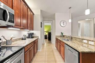 Amazing 4BR at Vista Cay with Gorgeous Lake View - 3