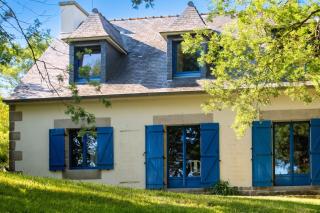 Maison de caractère à Plougrescant avec jardin et parking. - 4