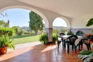 Modern Villa with Private Pool in Córdoba - 1