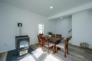 Great for Groups! Spacious Milroy Escape - 9