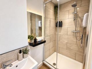 1BD Flat in Cathays Ideal for Contractors - 7