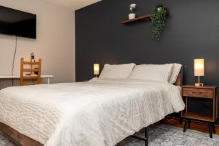 Charming 1BR Home near U of M & Stadium with free Parking - 6