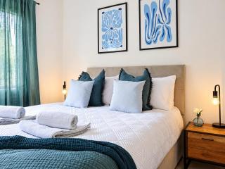 Central Stay Parking Garden Sleeps 6 - 7