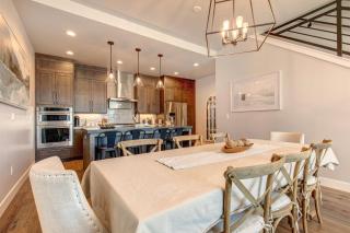 Stunning View Family Fun and Steps from Deer Valleys New East Village - 2