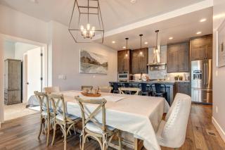 Stunning View Family Fun and Steps from Deer Valleys New East Village - 1