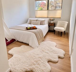 Mercer Island Town Suites - 1