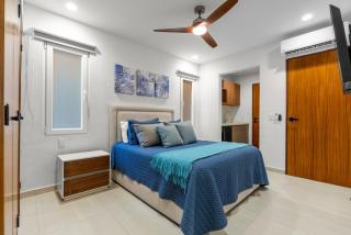 Cozy 1BR Bucerías stay with pool, gym, WiFi & kitchenette - 4