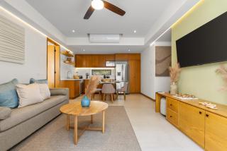 New Home 1BR condo in La Cruz with AC, pool, WiFi, balcony, and full kitchen - 3