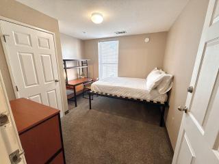 Spacious Four Bedroom Apartment near University of Cincinnati - 1