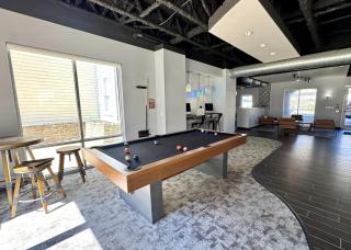 Spacious Four Bedroom Apartment near University of Cincinnati - 6