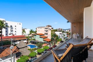 Luxury 2BR Lock-Off | Rooftop Pool | Golden Zone - 0