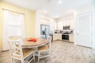 Inviting Cottage With Private Hot Tub Near Disney With Margaritaville Resort & Island H2O Access - 8072Dr - 3