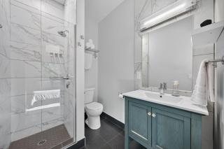 6BR White House Retreat - 5-Min Walk To Stadium - 1