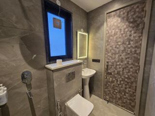 Studio apartment Near Artemis,Medanta - 9