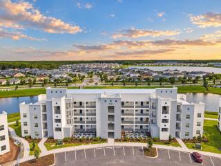 Cute Lakeview 2BR Condo with 2 Clubhouses - 8