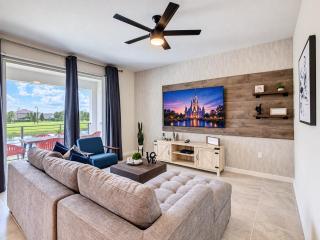 Cute Lakeview 2BR Condo with 2 Clubhouses - 6