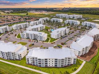 Cute Lakeview 2BR Condo with 2 Clubhouses - 7