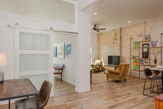 Luxury 1 Bedroom Downtown Neenah Flat - 8